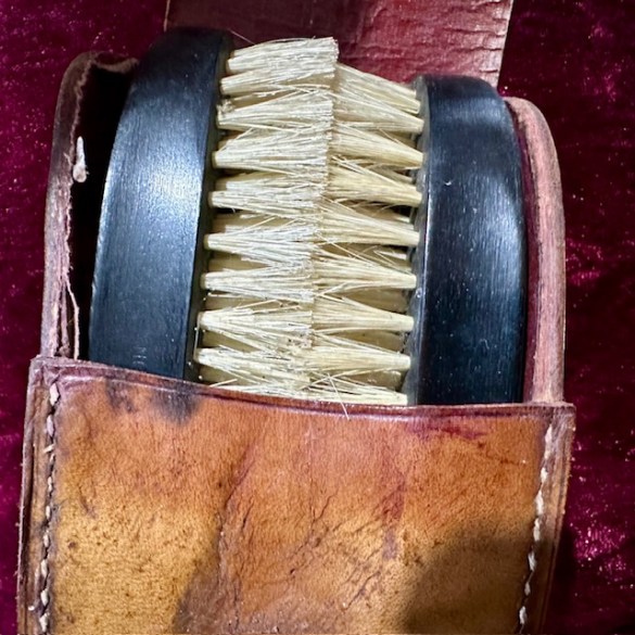 Armoury Antiques and Militaria Officers Campaign Brush Set 2